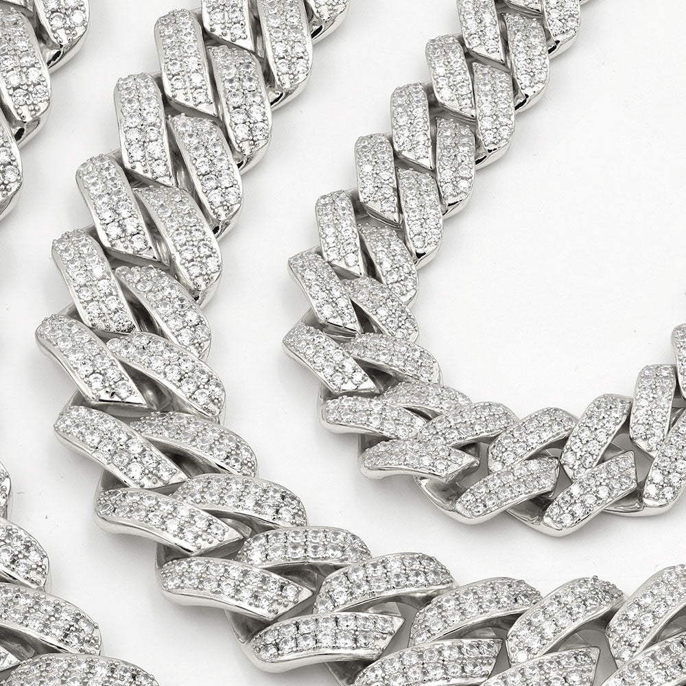 Iced out Cuban chain with everlasting Shine – White Gold - ice
